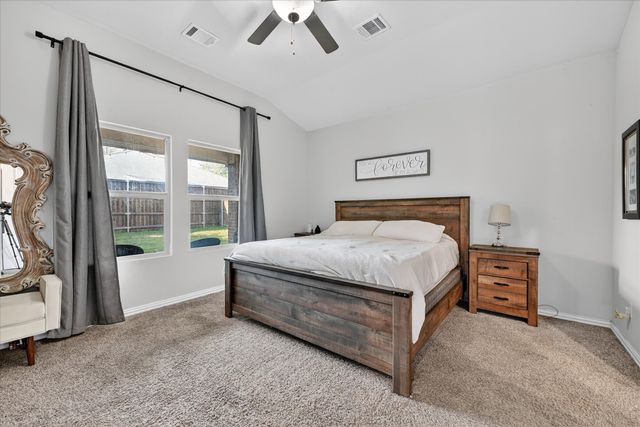 210 Briarwood Lane, Lake Dallas, TX 75065