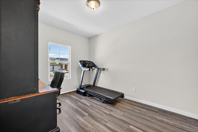 210 Briarwood Lane, Lake Dallas, TX 75065