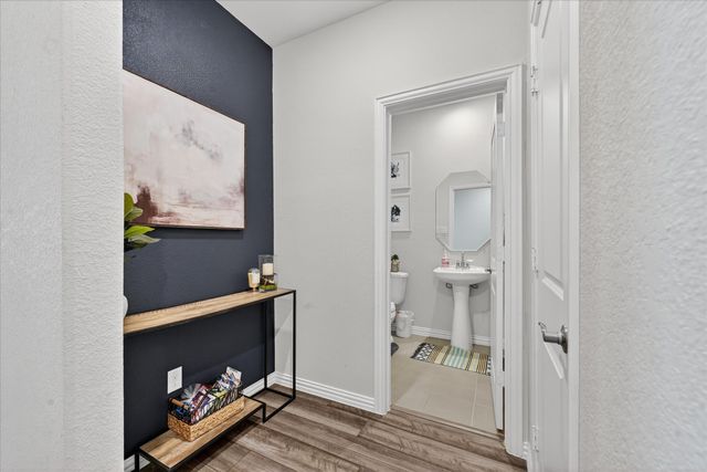 210 Briarwood Lane, Lake Dallas, TX 75065