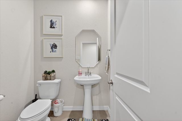 210 Briarwood Lane, Lake Dallas, TX 75065