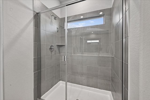 210 Briarwood Lane, Lake Dallas, TX 75065