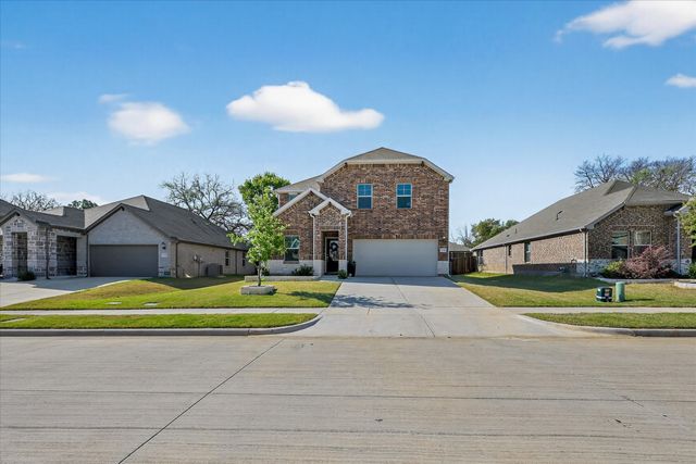 210 Briarwood Lane, Lake Dallas, TX 75065