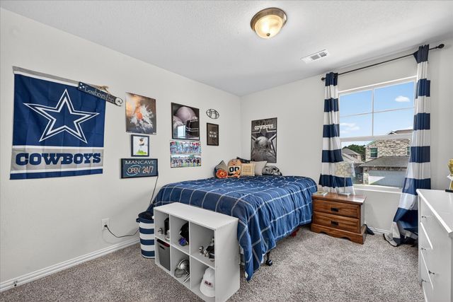 210 Briarwood Lane, Lake Dallas, TX 75065