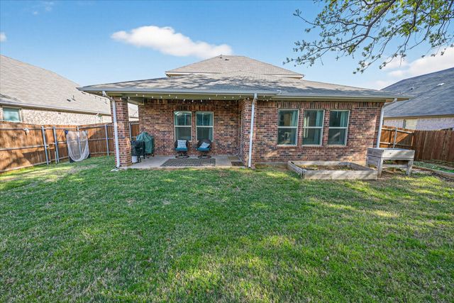 210 Briarwood Lane, Lake Dallas, TX 75065