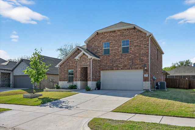 210 Briarwood Lane, Lake Dallas, TX 75065