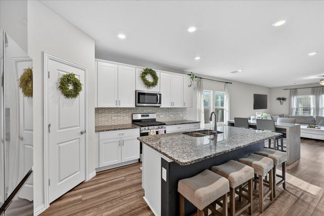 210 Briarwood Lane, Lake Dallas, TX 75065