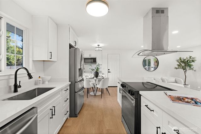 7912 56th Avenue Ct E, Puyallup, WA 98371