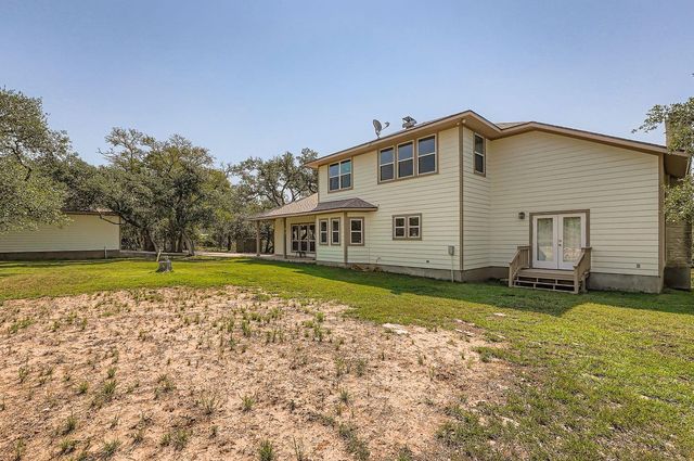 900 Wayside DR, Wimberley, TX 78676