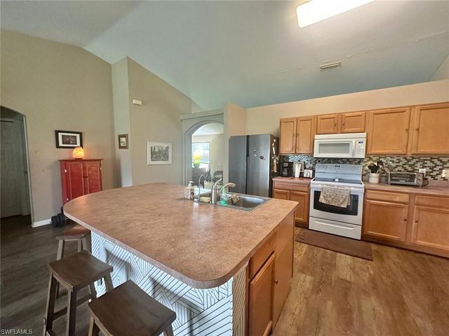 1730 NW 12th ST, Cape Coral, FL 33993