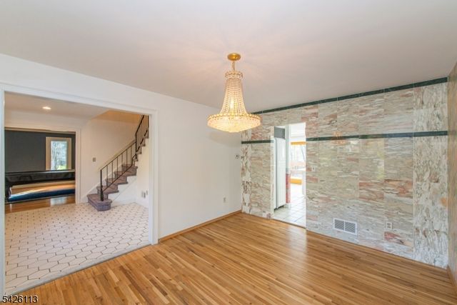 29 Radcliffe Dr, Roxbury Twp., NJ 07876