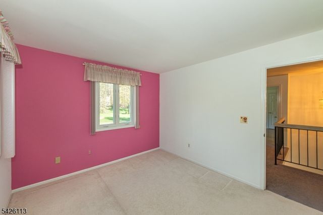 29 Radcliffe Dr, Roxbury Twp., NJ 07876