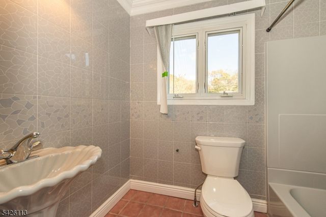 29 Radcliffe Dr, Roxbury Twp., NJ 07876