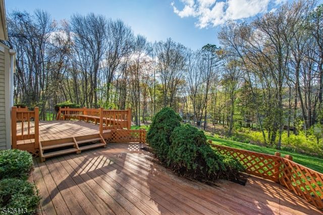 29 Radcliffe Dr, Roxbury Twp., NJ 07876