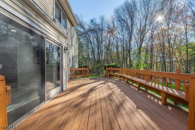 29 Radcliffe Dr, Roxbury Twp., NJ 07876