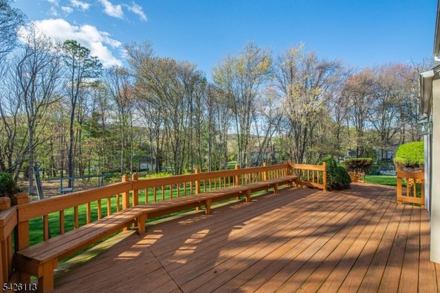 29 Radcliffe Dr, Roxbury Twp., NJ 07876