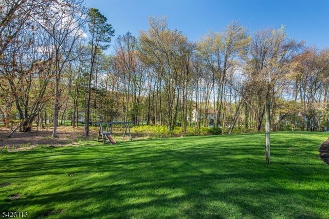 29 Radcliffe Dr, Roxbury Twp., NJ 07876