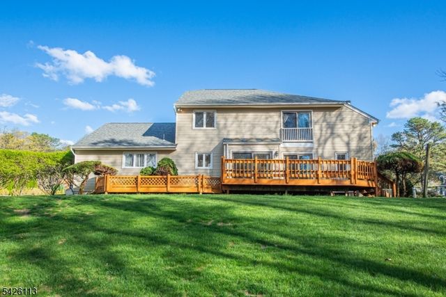 29 Radcliffe Dr, Roxbury Twp., NJ 07876