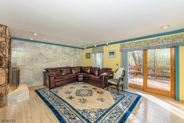 29 Radcliffe Dr, Roxbury Twp., NJ 07876