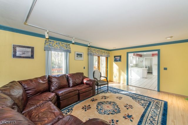 29 Radcliffe Dr, Roxbury Twp., NJ 07876