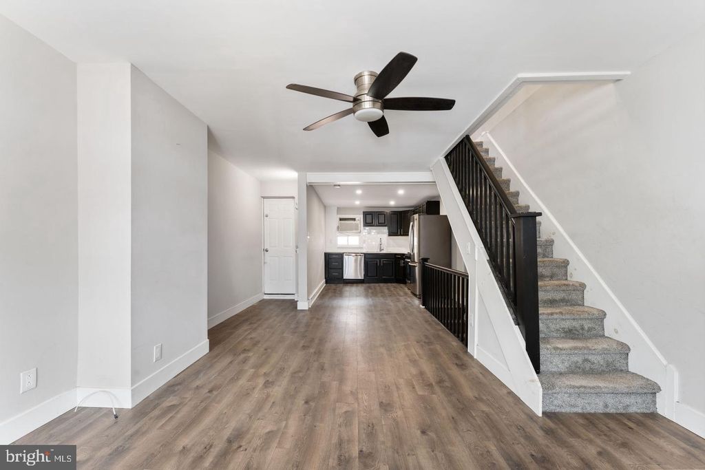 2833 S SYDENHAM ST, PHILADELPHIA, PA 19145 — photo 5
