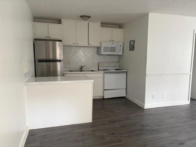 1300 Parker LN 110, Austin, TX 78741