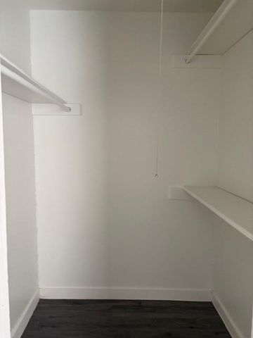 1300 Parker LN 110, Austin, TX 78741