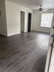 1300 Parker LN 110, Austin, TX 78741