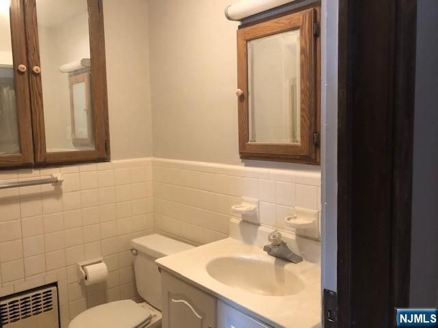 636 Wyckoff Avenue, Wyckoff, NJ 07481