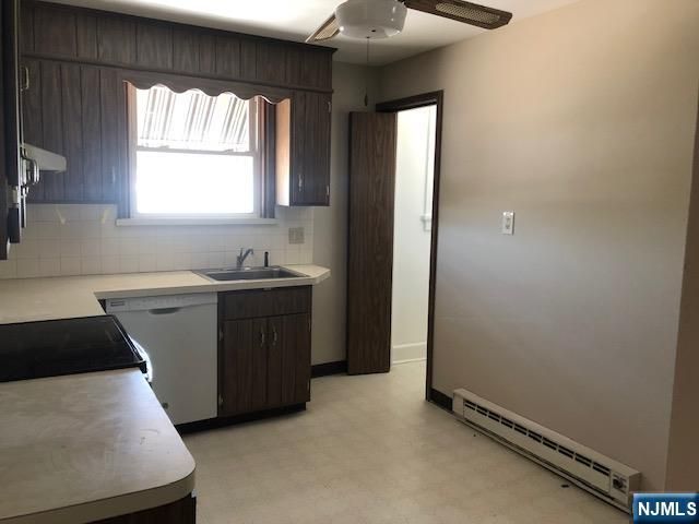 636 Wyckoff Avenue, Wyckoff, NJ 07481