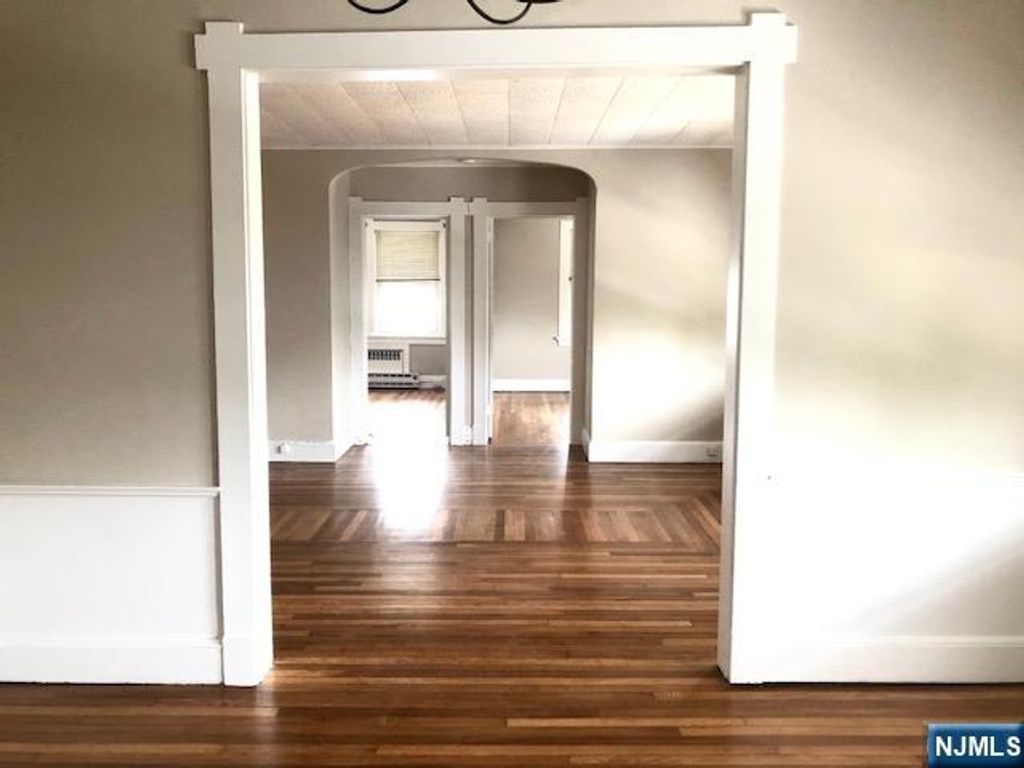 636 Wyckoff Avenue, Wyckoff, NJ 07481