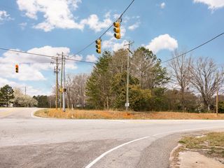 1891 Riveroak Road, Inman, SC 29349