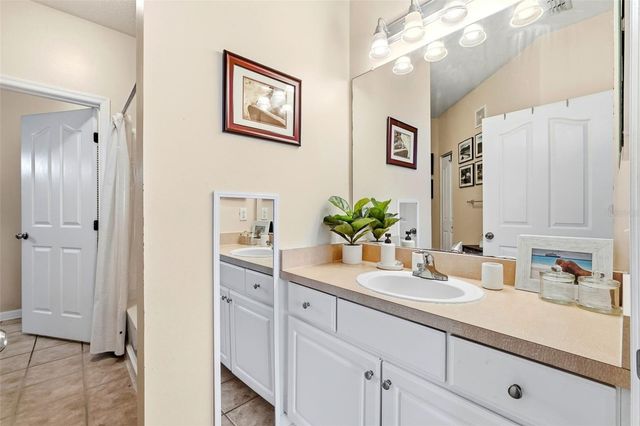 12837 MADISON POINTE CIRCLE 208, Orlando, FL 32821