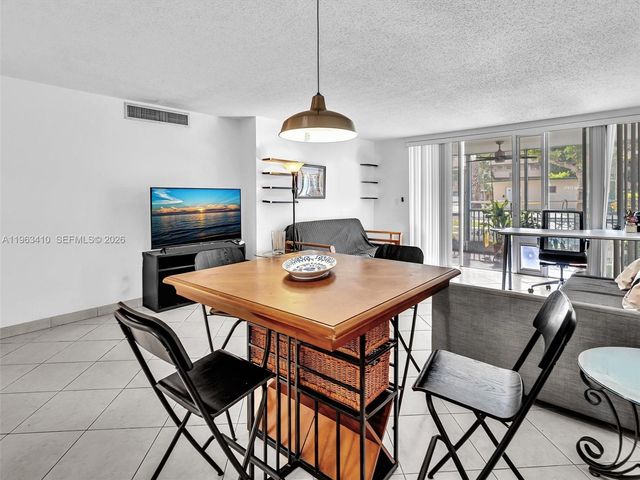 1770 NE 191st St 116-1, Miami, FL 33179