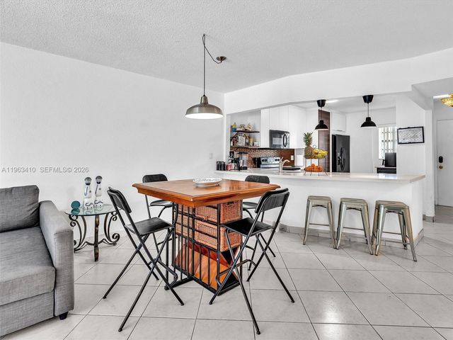 1770 NE 191st St 116-1, Miami, FL 33179