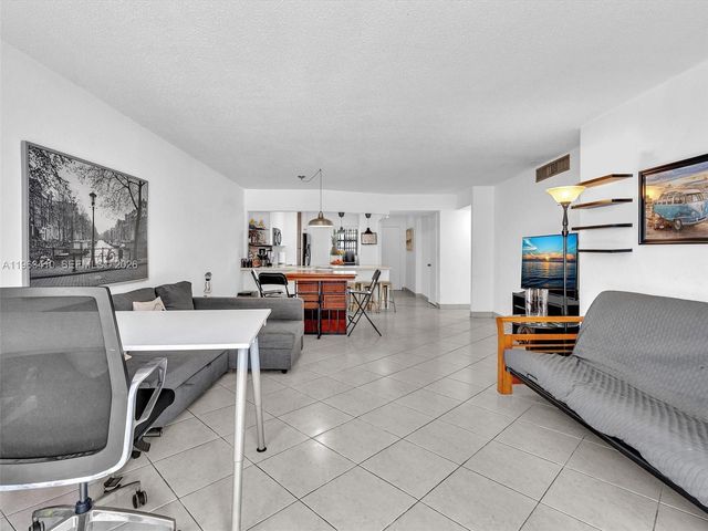 1770 NE 191st St 116-1, Miami, FL 33179