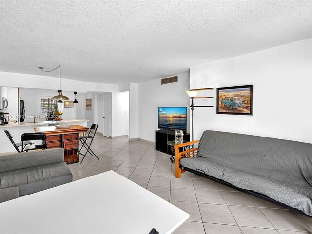 1770 NE 191st St 116-1, Miami, FL 33179