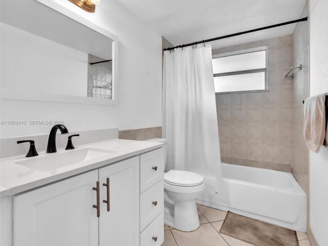 1770 NE 191st St 116-1, Miami, FL 33179