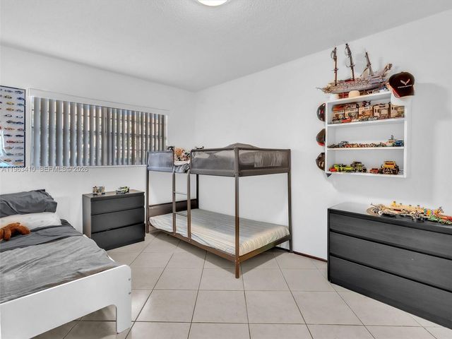 1770 NE 191st St 116-1, Miami, FL 33179