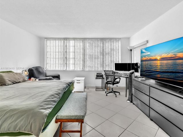 1770 NE 191st St 116-1, Miami, FL 33179