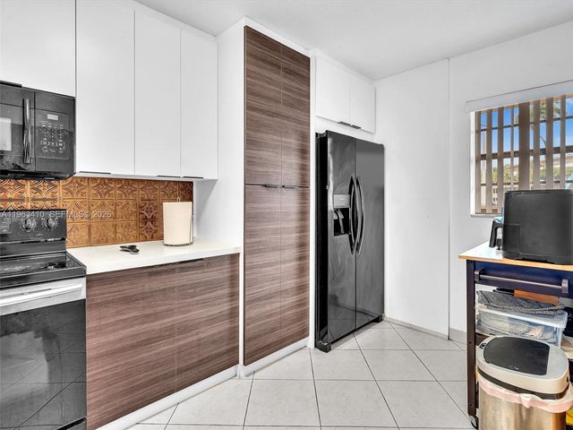 1770 NE 191st St 116-1, Miami, FL 33179