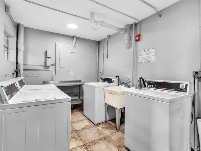 1770 NE 191st St 116-1, Miami, FL 33179