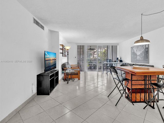 1770 NE 191st St 116-1, Miami, FL 33179