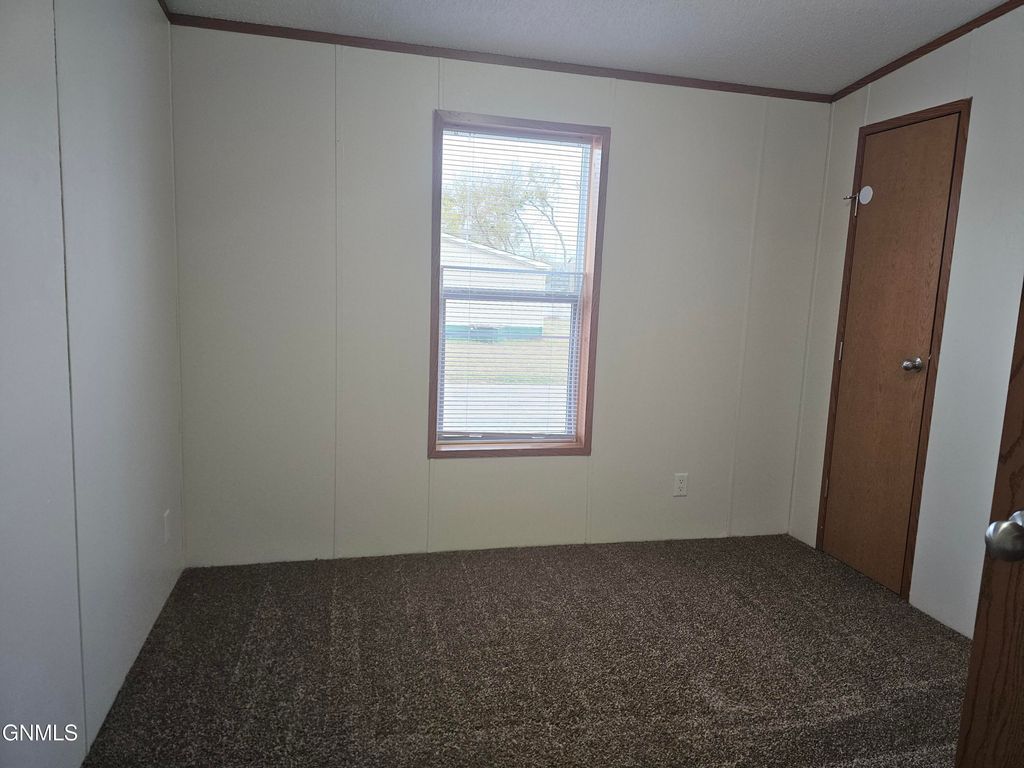 702 27th Street W, Williston, ND 58801 photo 13