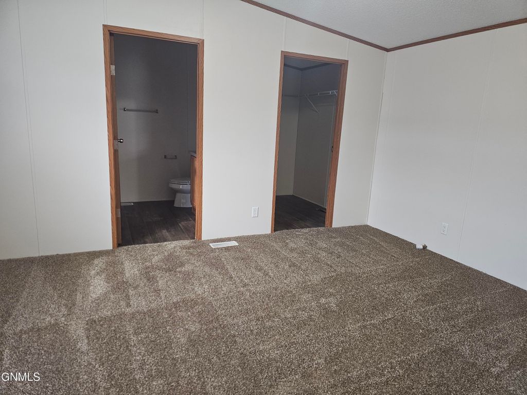 702 27th Street W, Williston, ND 58801 photo 9