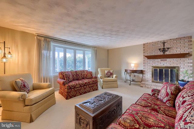 3161 STARLIGHT DR, York, PA 17402