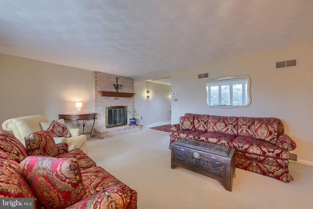 3161 STARLIGHT DR, York, PA 17402