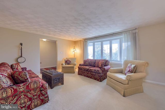 3161 STARLIGHT DR, York, PA 17402