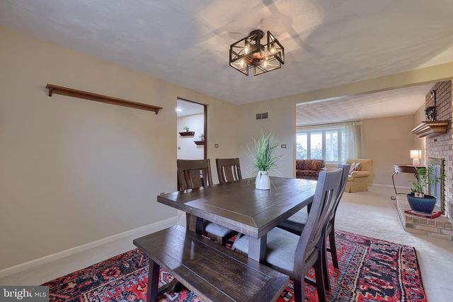 3161 STARLIGHT DR, York, PA 17402