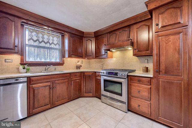 3161 STARLIGHT DR, York, PA 17402