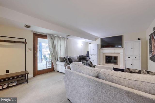 3161 STARLIGHT DR, York, PA 17402